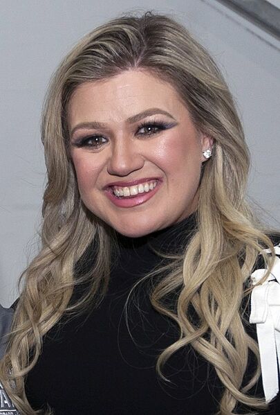 File:KWC Kelly Clarkson.jpg
