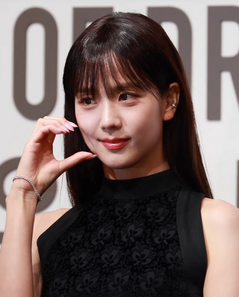 File:JISOO.png