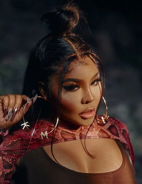 File:Lil' Kim.jpg